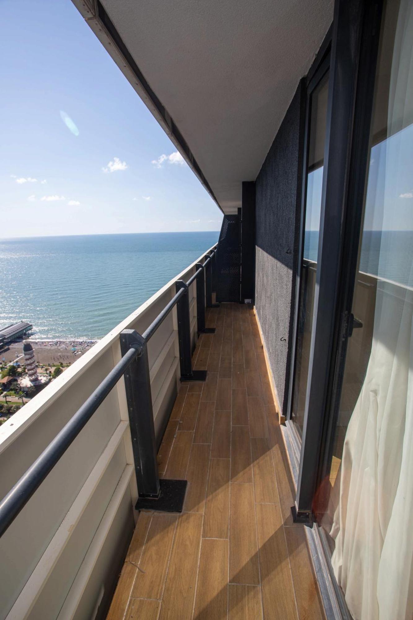 Luxsor & Gorgeous Sea Vlews Apartamento Batumi Exterior foto