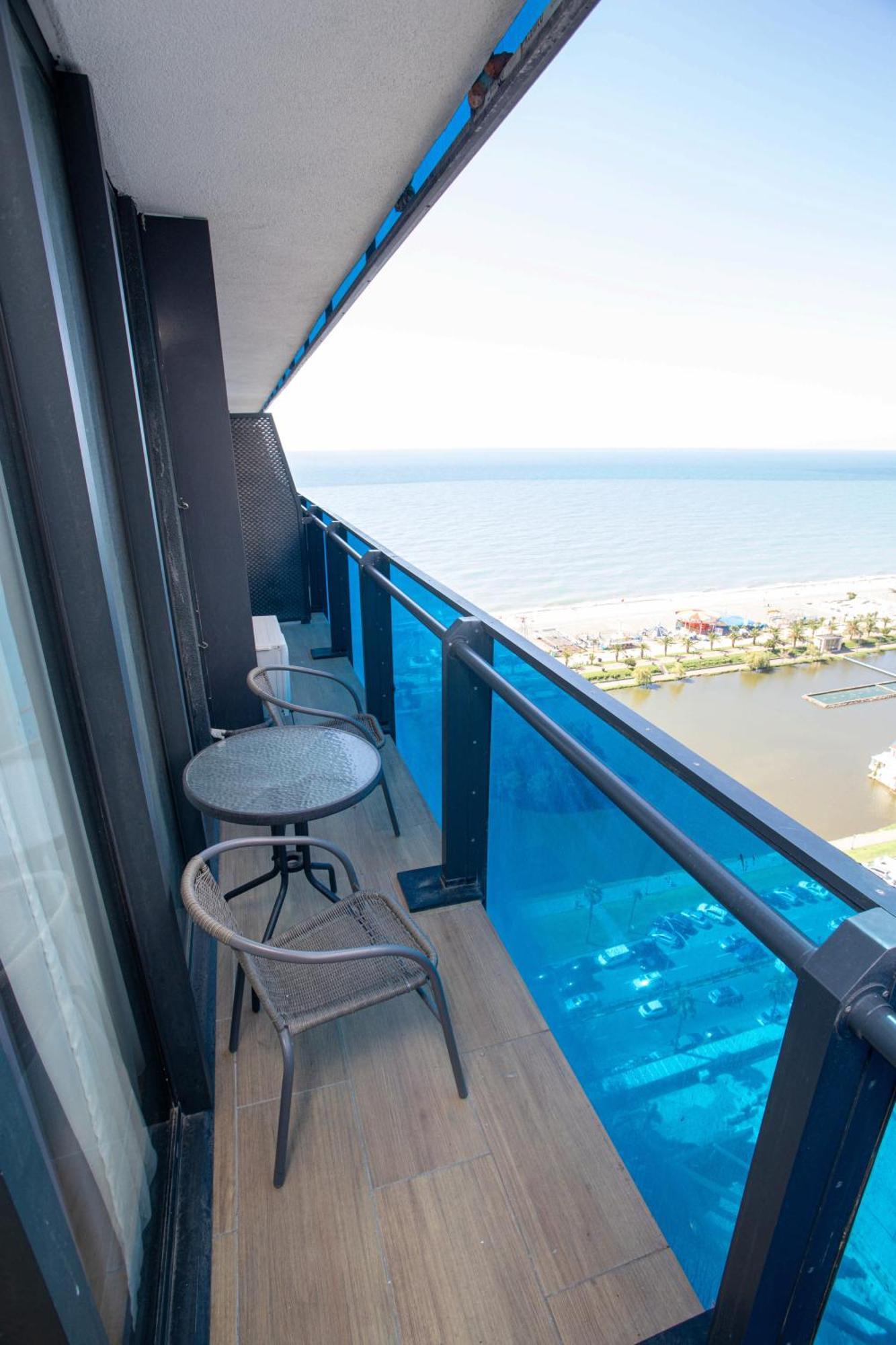 Luxsor & Gorgeous Sea Vlews Apartamento Batumi Exterior foto